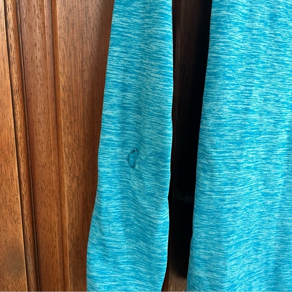 Reebok Fitted Quarter-Zip - Picture 4 of 4